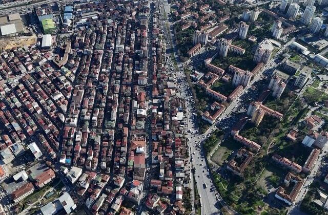 İstanbul’da hayatın iki farklı yüzü aynı karede