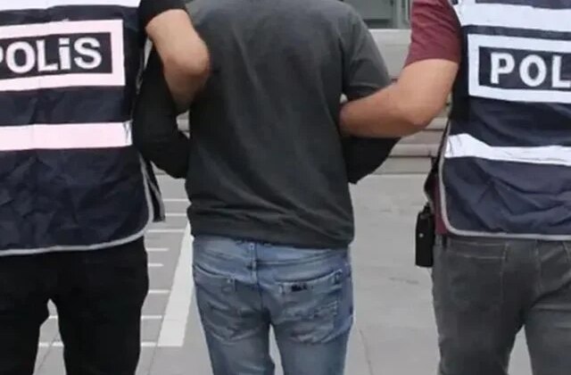 İngiltere’ye sahte İsrail pasaportuyla girmeye çalışanlara operasyon; 8 gözaltı