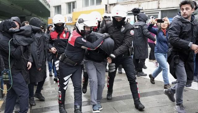 İstanbul Valiliği: 1 Mayıs gösterilerinde 575 kişi gözaltına alındı