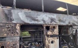 İzmir’den İstanbul’a geziye gelen tur otobüsü alev alev yandı