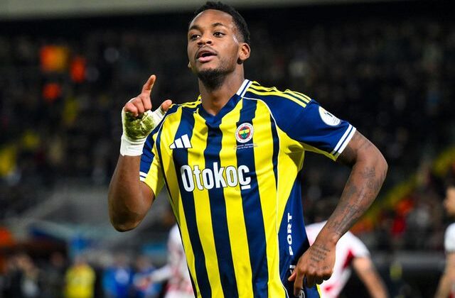 Jhon Duran’dan Fenerbahçe taraftarını çıldırtan hareket