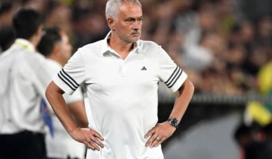Jose Mourinho dedikodulara son verdi: İmza atmayacağım
