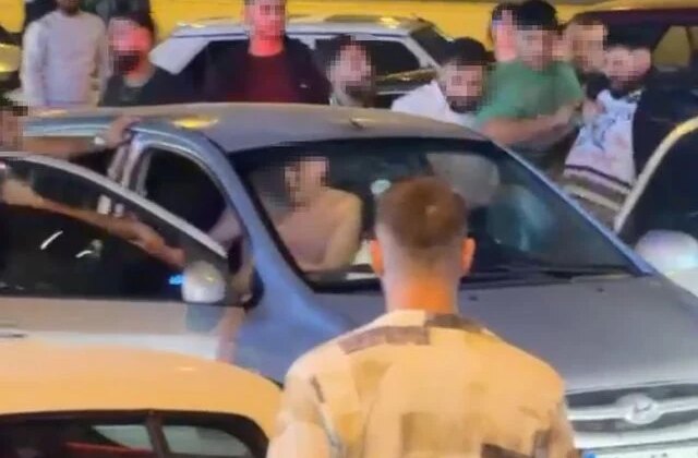 Karabük’te araçtaki 2 kişiyi hiç acımadan darbettiler