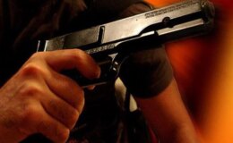 Kayınpeder, damadı ve arkadaşını silahla vurdu