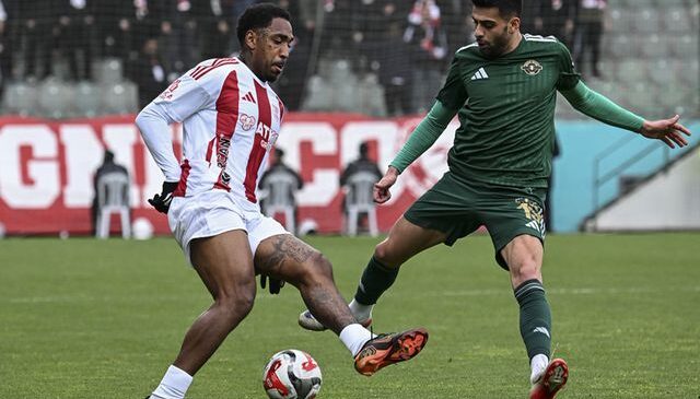 Kazansaydılar Süper Lig’deydiler! Esenler Erokspor şampiyonluğu son maçta kaçırdı