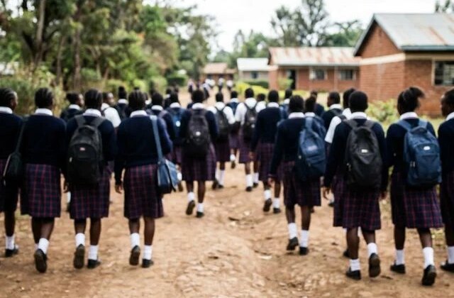 Kenya’da yatılı kız okulunda çıkan yangında 16 öğrenci öldü, 79 öğrenci yaralandı