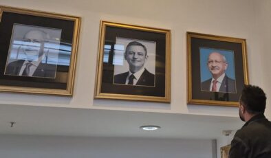 CHP Genel Merkezi’nde Kılıçdaroğlu ve Özgür Özel fotoğraflarında yeni düzenleme