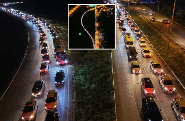 Tatilciler dönüş yolunda: 43 ilin geçiş noktasında kilometrelerce kuyruk