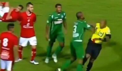 Kırmızı görünce çıldırdı, hakeme vurup yere düşürdü