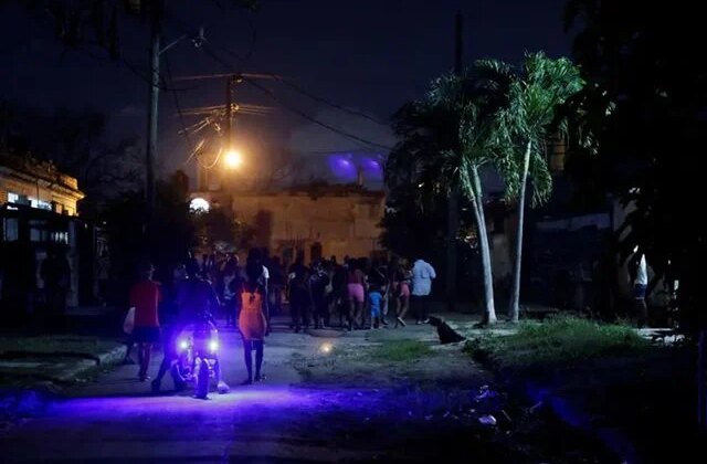 Küba’da elektrik krizi: Halk sokaklara döküldü