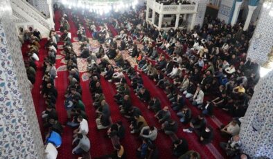 Bayram namazında ilk saf Iğdır’da tutuldu