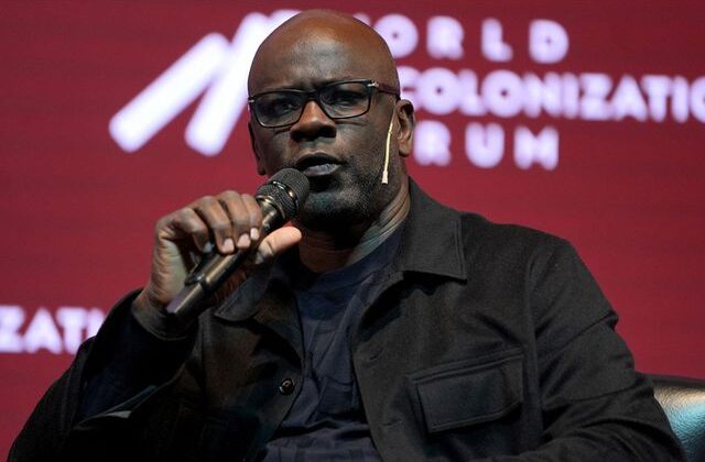 Lilian Thuram, futbolculara ırkçılık konusunda söz almaları için çağrı yaptı