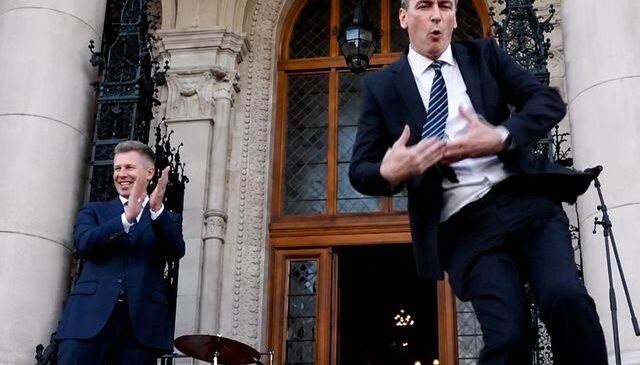 Macaristan’da yeni dönem dansla başladı, yeni sağlık bakanı meydanı danslarıyla coşturdu