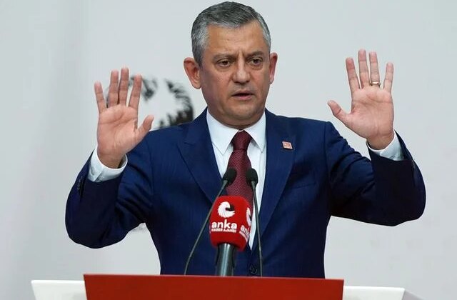 “Makam aracı” tartışmasında Özel’den zehir zemberek sözler: Kılavuzu karga olanın…