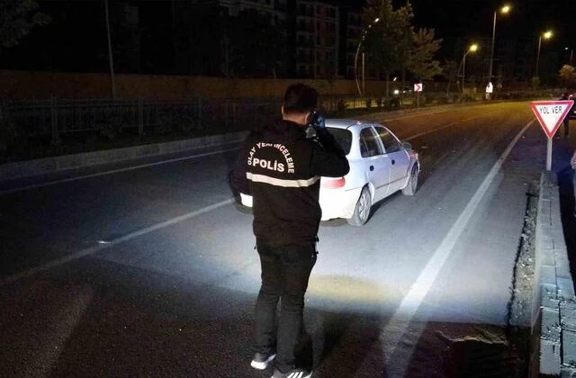 Malatya’da iki aracın çarptığı yaya hayatını kaybetti