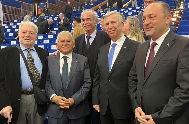 AK Parti ve CHP anlaştı! Mansur Yavaş, Tarihi Kentler Birliği Başkanı seçildi