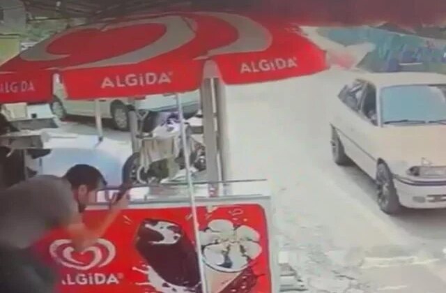 Mersin’de 4 kişinin öldüğü silahlı saldırı anı kamerada