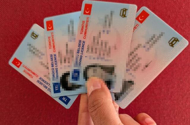 Milyonlarca sürücüyü ilgilendiren karar! Ehliyet yenilemede yeni dönem