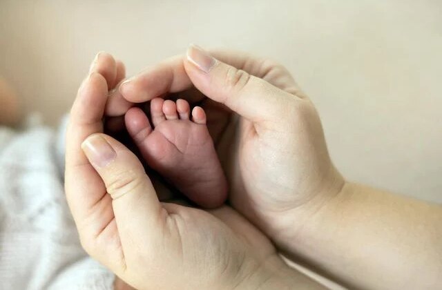 Kayıp ikiz iddiasına Sağlık Bakanlığından soruşturma