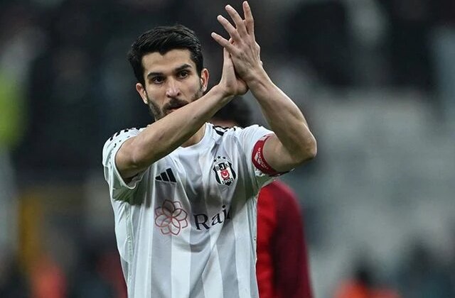Necip Uysal’dan futbola veda
