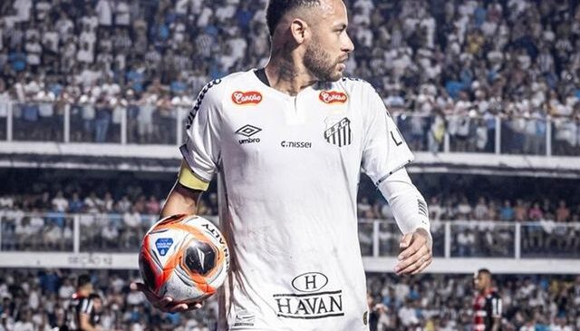 Neymar, Robinho’nun oğlu olan takım arkadaşına tokat attı