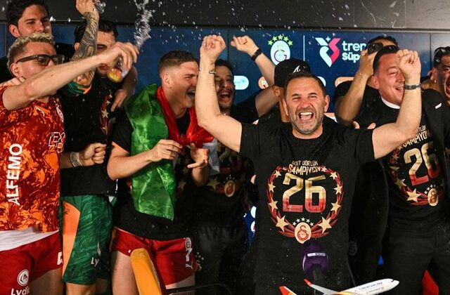 Okan Buruk, Galatasaray tarihine geçti