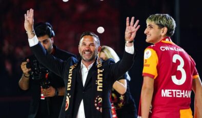 Okan Buruk kutlamalardan sonra biletlerini kesti! İşte istemediği iki isim