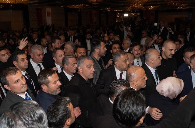 Olaylı Türkiye Belediyeler Birliği seçiminde oy kullanımı başladı
