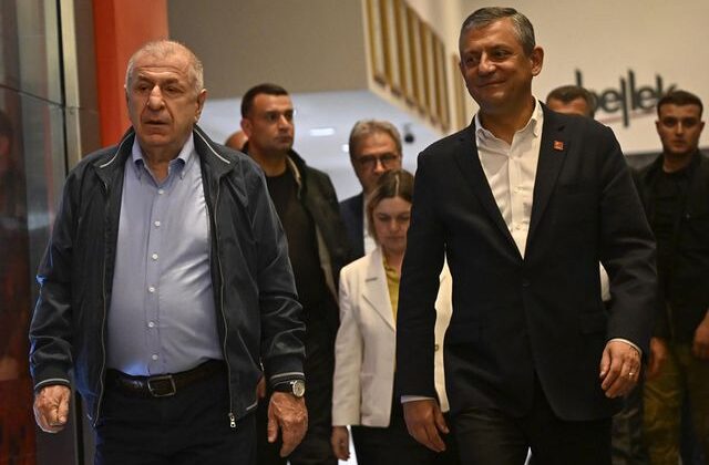 Ümit Özdağ’dan gece yarısı CHP Genel Merkezi’ne destek ziyareti: Demokrasi krizi zirveye çıktı