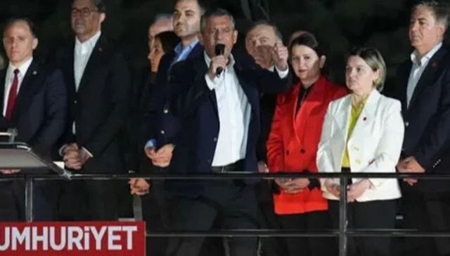 Özel, Kılıçdaroğlu ile telefonda ne konuştuklarını anlattı: En kısa zamanda sandık istiyoruz, kurultay istiyoruz