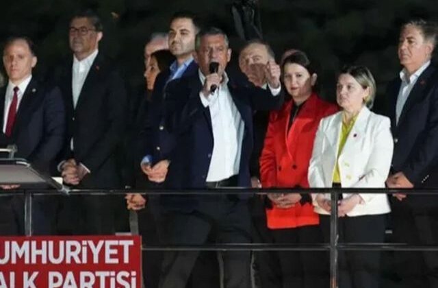 Özel, Kılıçdaroğlu ile telefonda ne konuştuklarını anlattı: En kısa zamanda sandık istiyoruz, kurultay istiyoruz