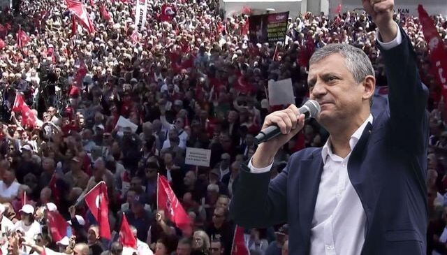 Özgür Özel Güvenpark’ta halka sesleniyor: Bugün iktidar yürüyüşü başlatmanın günüdür