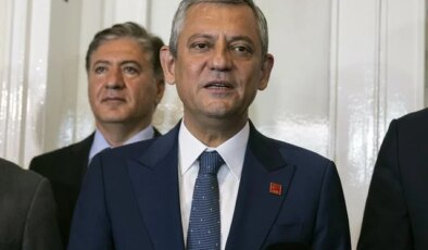 Özgür Özel kendine yeni ünvanı buldu: Cumhuriyet Halk Partisi lideri