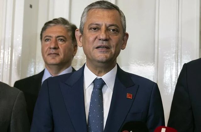 Özgür Özel kendine yeni ünvanı buldu: Cumhuriyet Halk Partisi lideri