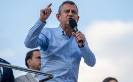 Özgür Özel saat verip çağrı yaptı: Ülkesini seven herkesi direnmeye davet ediyorum