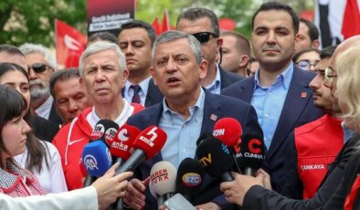 Özgür Özel: Siyaset çok yaşlı, Cumhuriyet’i gençlere emanet edeceğiz