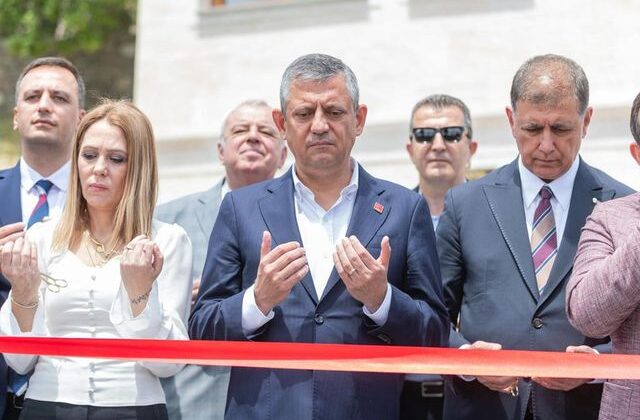 Özgür Özel’den İzmir’de 3 açılış: Söz verdiğimiz gibi camimizi hizmete sunduk