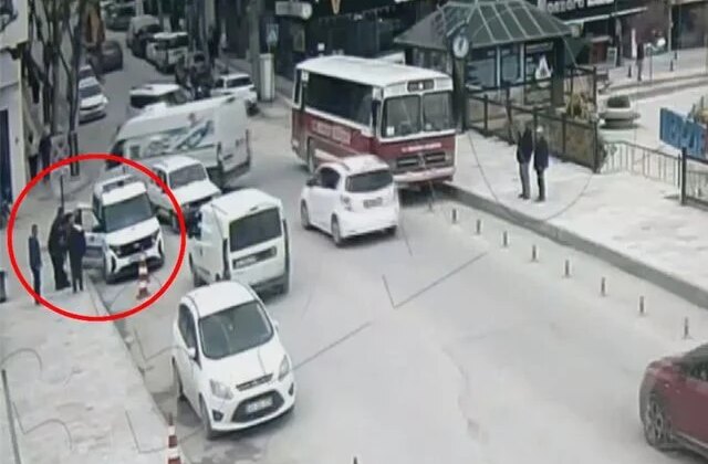 Polislerin ‘heimlich’ manevrası ile hayata tutundu; o anlar kamerada