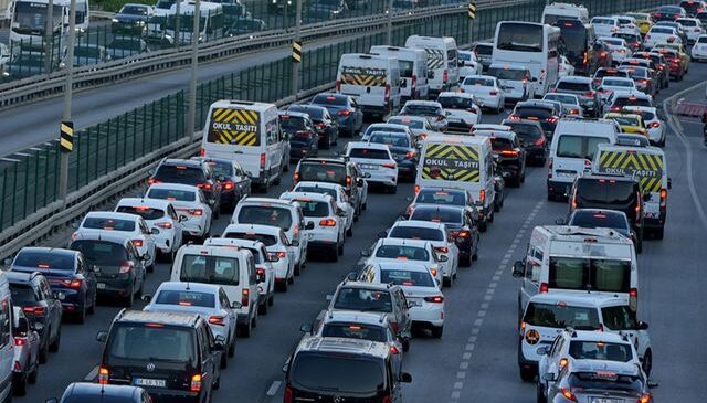 Pompada çifte değişim! Benzine zam, otogaza indirim geldi