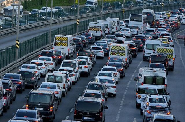 Pompada çifte değişim! Benzine zam, otogaza indirim geldi