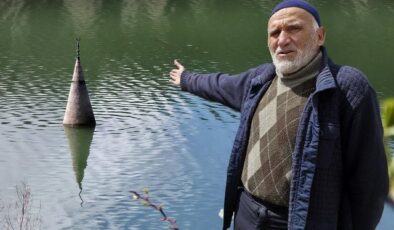 Daha önce görülmemiş bir kar yağdı, köy yeniden sular altında kaldı