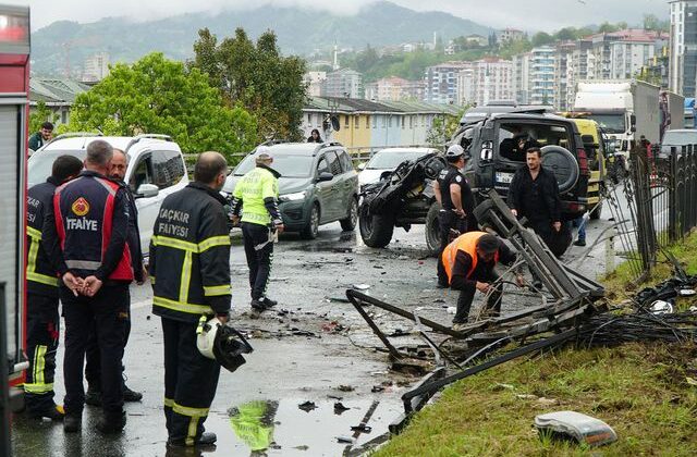 Takla atan cip, karşı şeritteki başka bir cipin üzerine düştü: 1 ölü, 7 yaralı