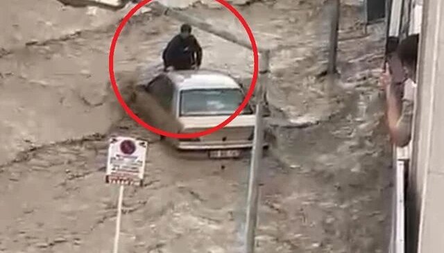 Havza’da sel sularına kapılan aracın üzerinde hayata tutundu