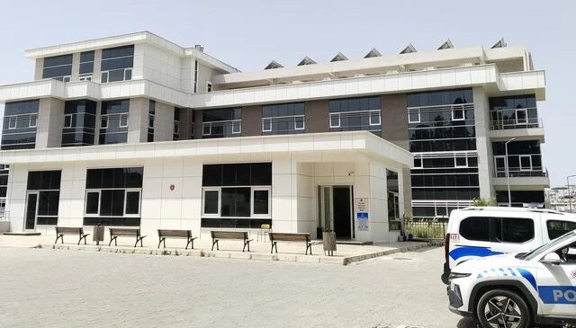 Şantiye alanında yanmış kadın cesedi bulundu, yanındaki kişi hemen gözaltına alındı