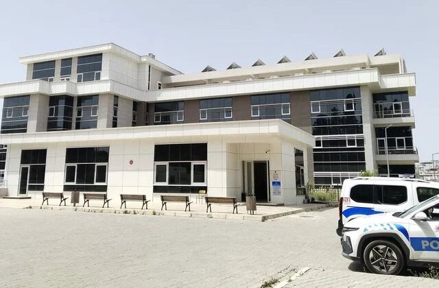Şantiye alanında yanmış kadın cesedi bulundu, yanındaki kişi hemen gözaltına alındı