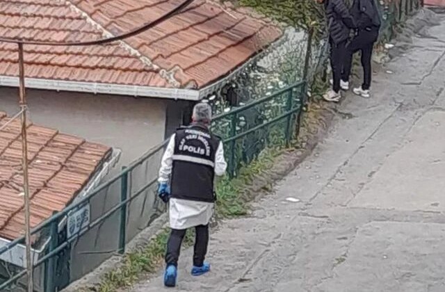 Sarıyer’de evini boyarken bahçede kalaşnikof ve el bombaları buldu