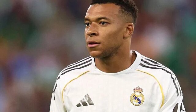 Sen bu hallere düşecek adam mıydın Mbappe? Satış listesine koyuldu
