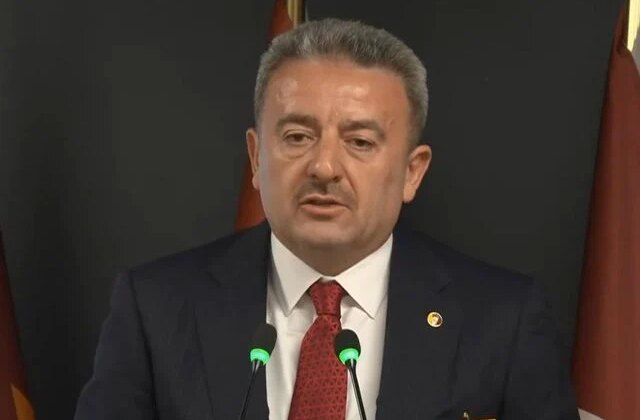 Sesi titredi, ağlamamak için kendini zor tuttu! İbrahim Hatipoğlu Galatasaray’daki görevine veda etti