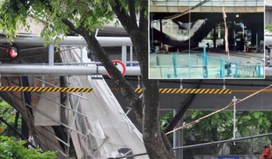 60 yıllık üst geçit yıkım çalışması sırasında çöktü: 3 ölü