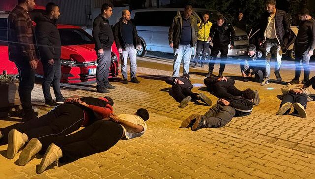 Şehri ayağa kaldırdılar! Art arda ihbarlar geldi, ters kelepçeyle gözaltına alındılar